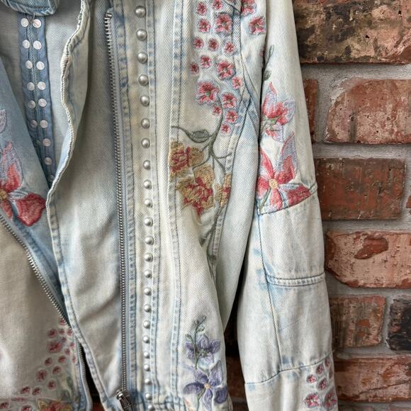Blank NYC Denim Jacket Medium Embroidered Floral Studded Moto Zip Light Wash - Picture 14 of 16